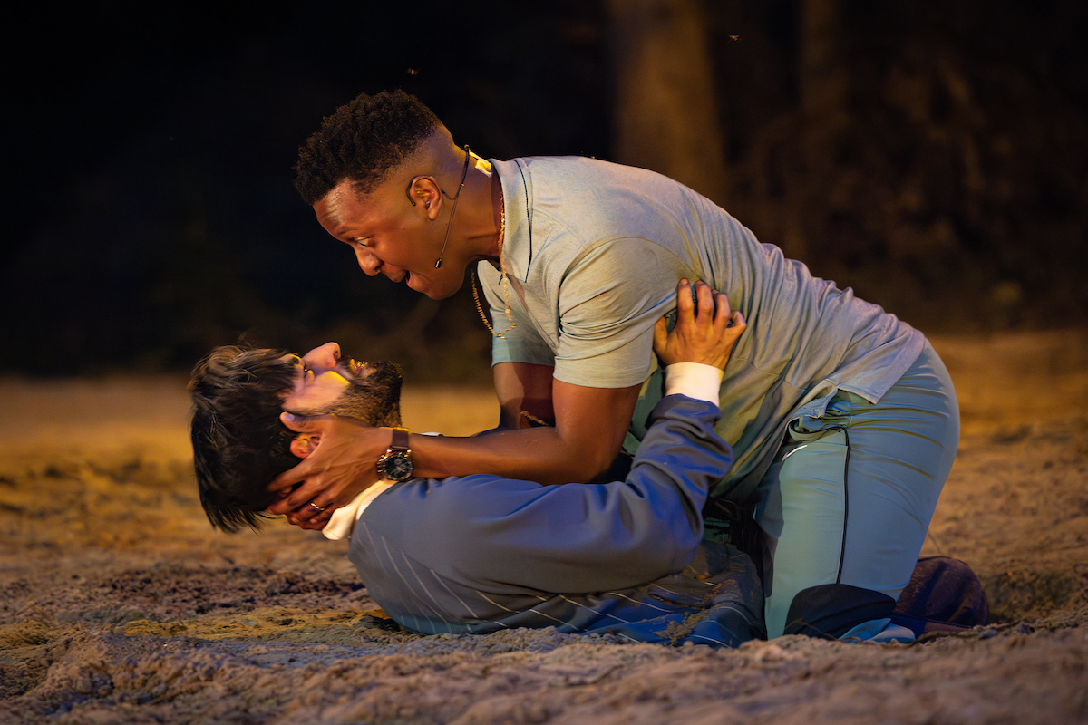 Photo: Nichon Glerum Oerol 2024, Theater Rast met Ferhat Kaplan spelen Bergen Verzetten op Depot de Nollekes. Foto: Nichon Glerum