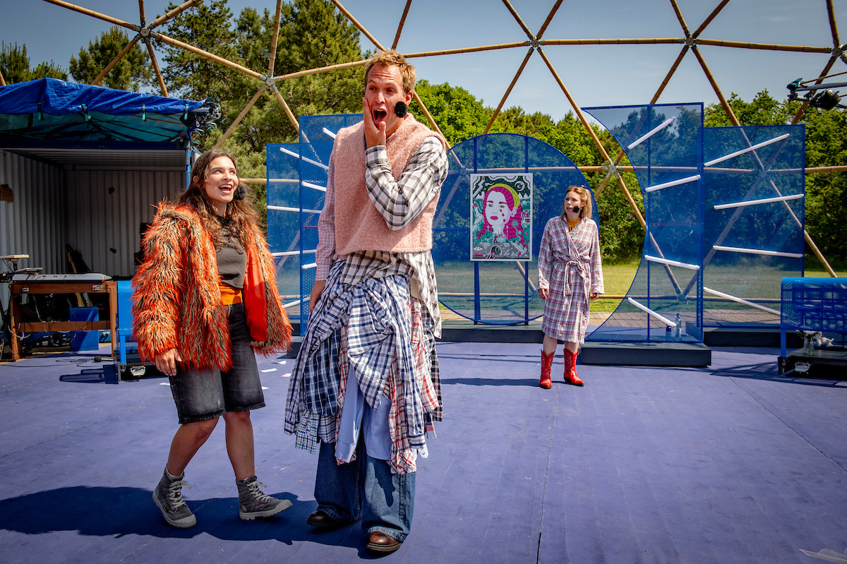 George Tobai Producties - Het NUT_Doekje voor het bloeden_3570 kopie.jpg